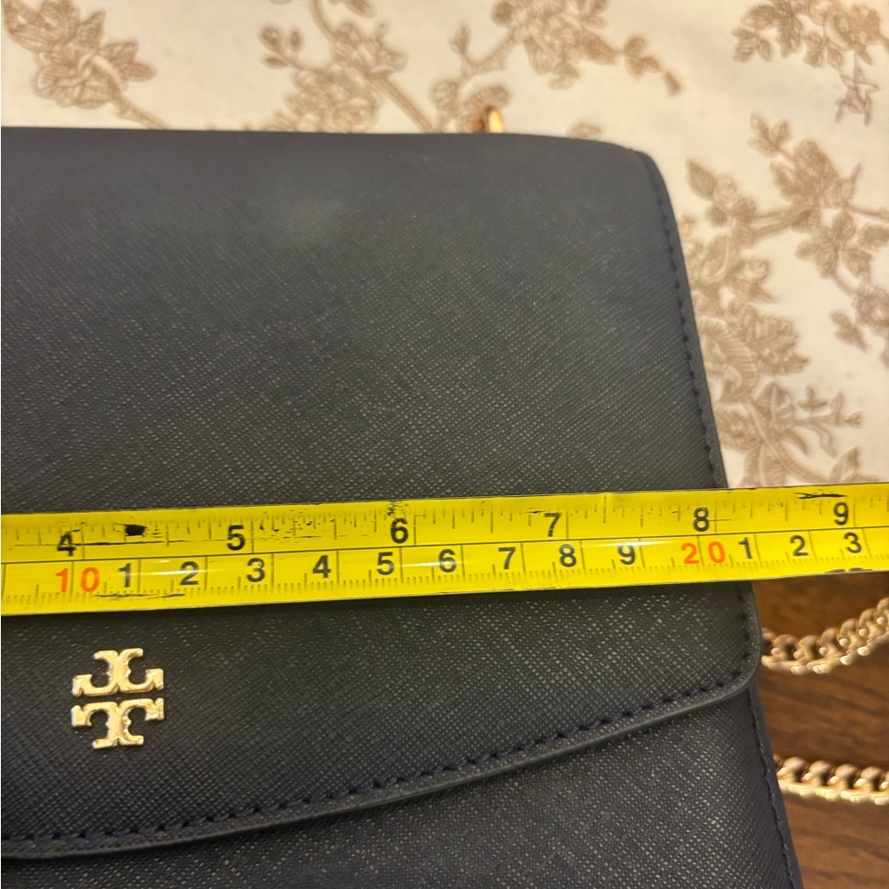 Tory Burch Navy Crossbody Bag with Gold Chain - Picture 8 of 11
